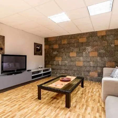 Can Buganto Amplia Casa Con Piscina Y Jardin Holiday home