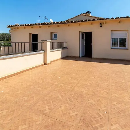 Can Buganto Amplia Casa Con Piscina Y Jardin Llambillas